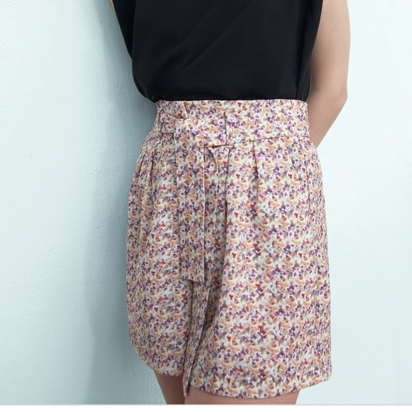 Zara women’s printed paperbag pockets shorts - Picture 2 of 9